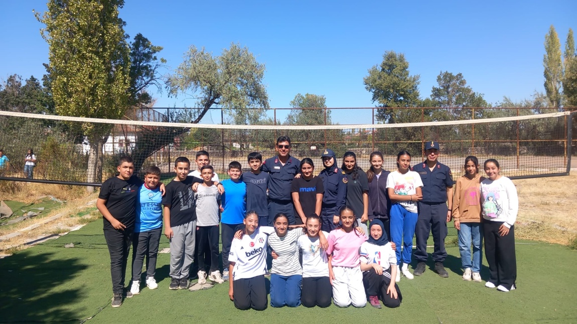 Jandarma Komutanından Okulumuza  Ziyaret